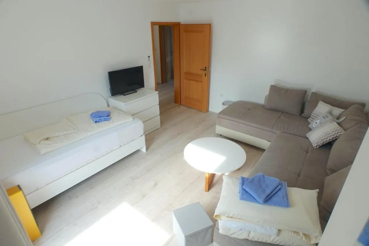 Loisachglueck Apartment Garmisch-Partenkirchen Germany